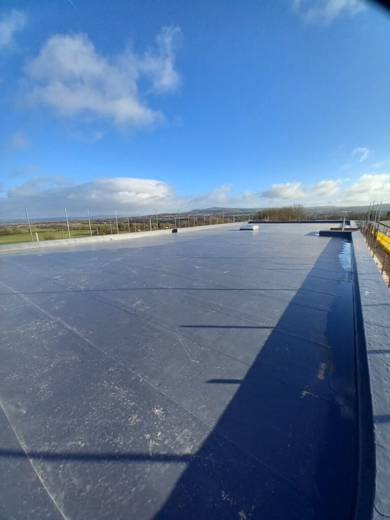 Reduce the environmental impact of a building with single ply roofing